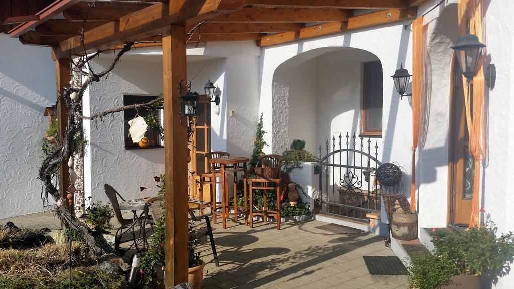 Hotel Garni Huegellandhof Neuhaus am Klausenbach Eksteriør billede