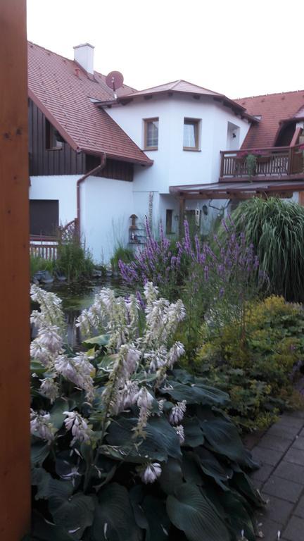 Hotel Garni Huegellandhof Neuhaus am Klausenbach Eksteriør billede