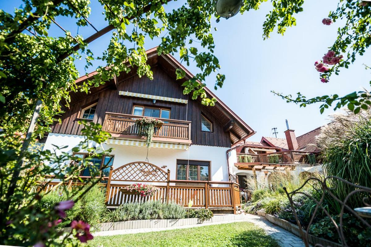 Hotel Garni Huegellandhof Neuhaus am Klausenbach Eksteriør billede